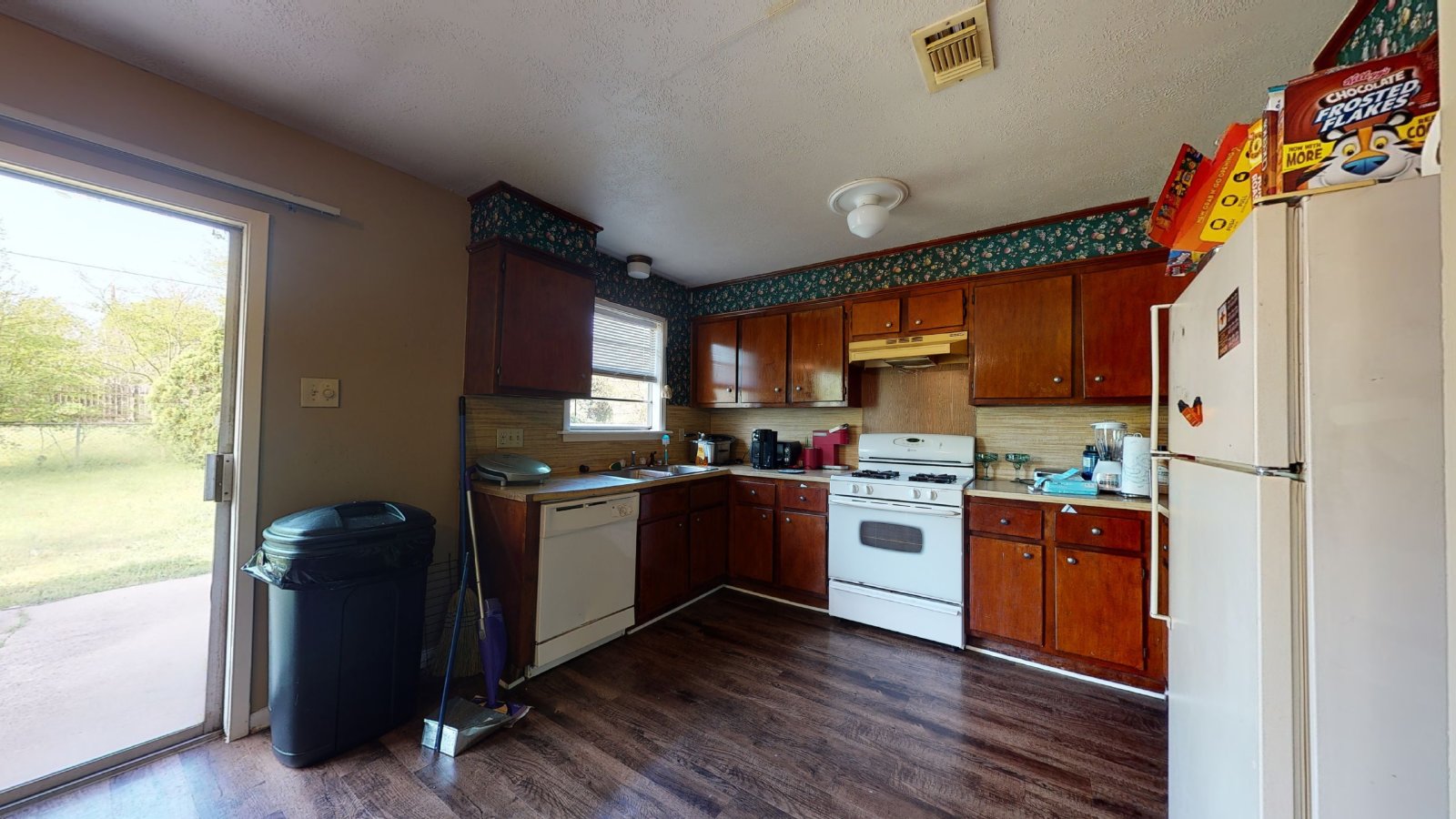 1208  S Dexter property image