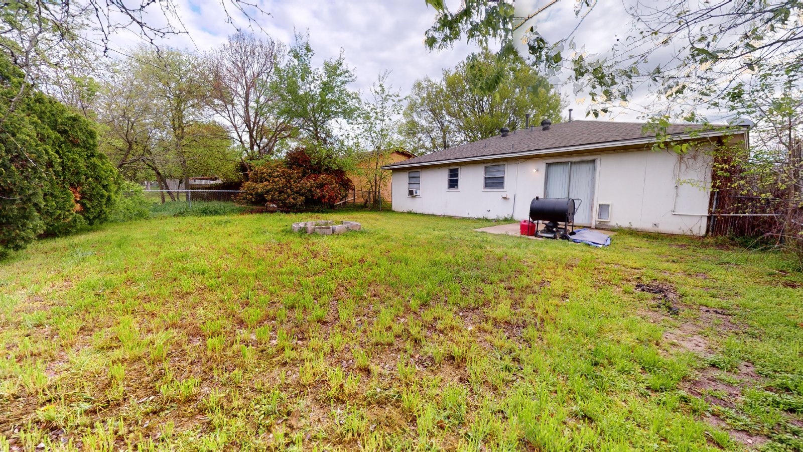 1208  S Dexter property image