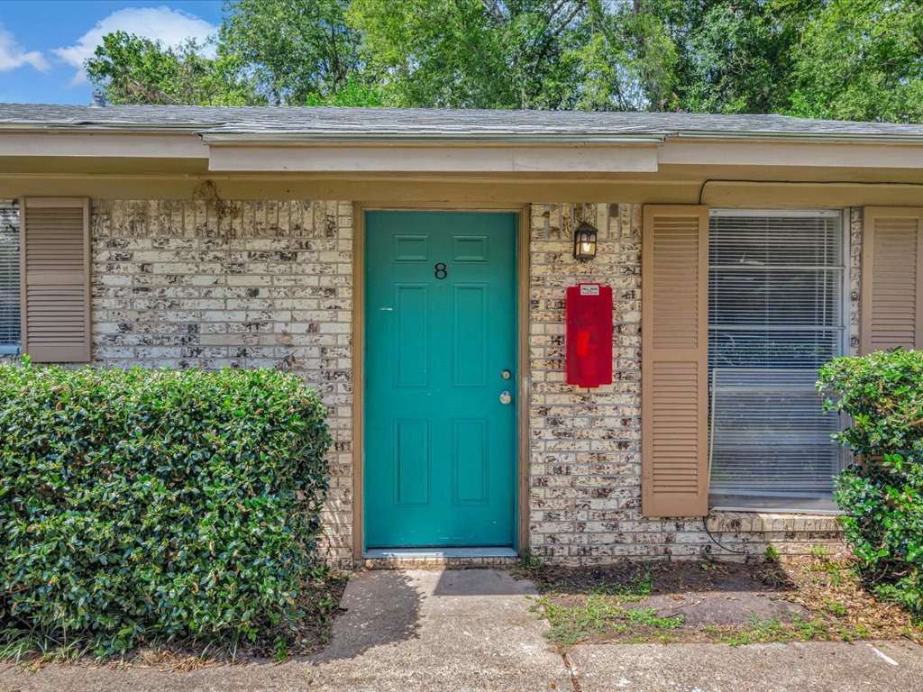 NEWLY REMODELED! MOVE IN TODAY! property image